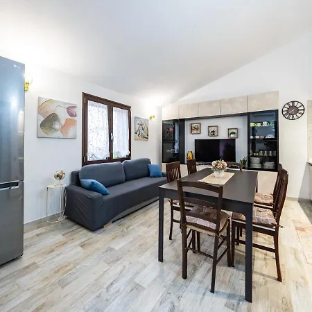 Rosa Apartament *